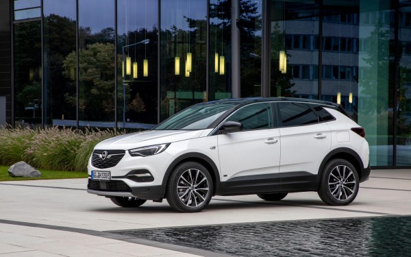 OPEL Grandland X-Leasing: Blaues Licht für grünes Fahren