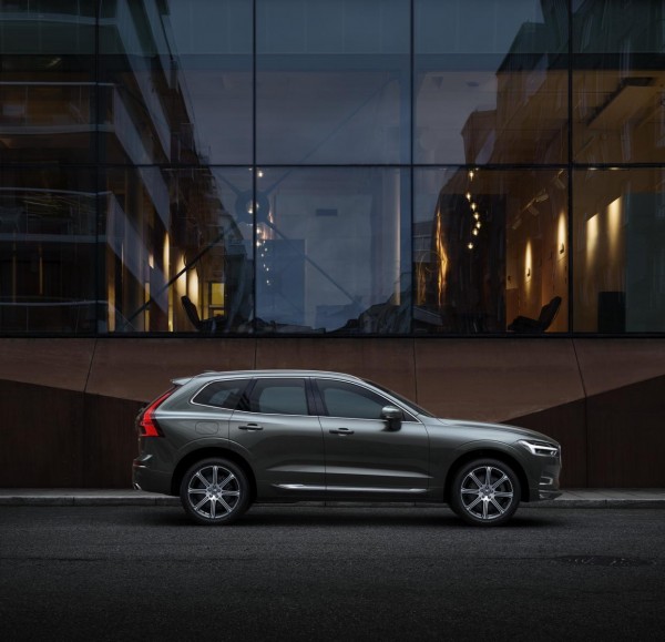 XC60-Motoren unter Strom im VOLVO-Leasing